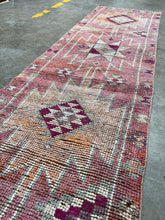 Load image into Gallery viewer, Runner rug 2’6 x 10’7