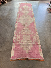 Load image into Gallery viewer, Runner rugs 3’ x 12’