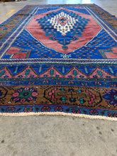 Load image into Gallery viewer, Vintage Rug  5’2 x 9’9