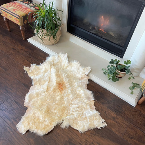 Goat Skin Rugs No.1008 3’ x 3’5