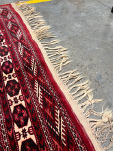 Load image into Gallery viewer, Bukhara rug vintage 11’1 x 6’11