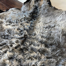 Load image into Gallery viewer, Goat Skin Rug No.1014 3’ x 4’