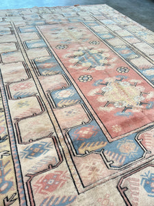 Handmade Vintage Rug 8’6 x 6’5