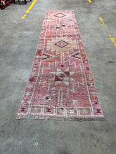 Load image into Gallery viewer, Runner rug 2’6 x 10’7