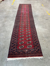 Load image into Gallery viewer, Runner rug 11’2 x 2’5