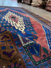 Load image into Gallery viewer, Vintage Rug  5’2 x 9’9