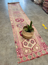 Load image into Gallery viewer, Runner rug 2’9 x 13’11