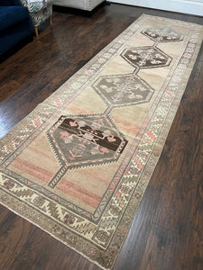 Vintage rug | 3’9x12’9