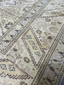 vintage rug 5’11 x 9’5