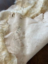 Load image into Gallery viewer, Goat Skin Rugs No.1008 3’ x 3’5