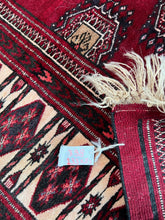 Load image into Gallery viewer, Bukhara rug vintage 11’1 x 6’11