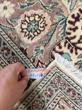 Load image into Gallery viewer, Vintage Rug 9’9 x 6’