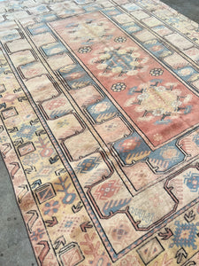 Handmade Vintage Rug 8’6 x 6’5