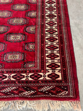 Load image into Gallery viewer, Bukhara rug vintage 11’1 x 6’11