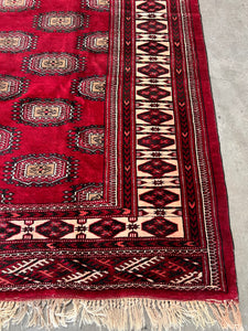 Bukhara rug vintage 11’1 x 6’11