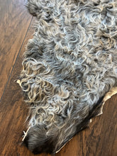 Load image into Gallery viewer, Goat Skin Rug No.1014 3’ x 4’