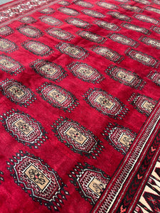 Bukhara rug vintage 11’1 x 6’11