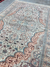 Load image into Gallery viewer, Vintage Rug 9’9 x 6’