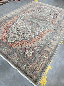 Vintage Rug 9’9 x 6’