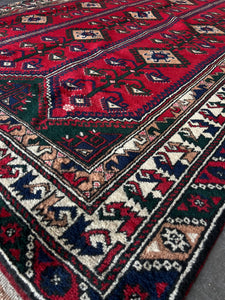 Handmade vintage rug | 6’5x10’6