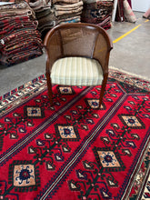 Load image into Gallery viewer, Handmade vintage rug | 6’5x10’6