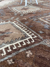 Load image into Gallery viewer, Vintage Kars Anatolian rug