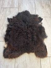 Load image into Gallery viewer, Goat Skin Rug No.1001