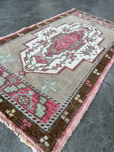 Mini rug 1’7x3’1