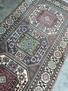 Vintage runner rug 3’3x6’2