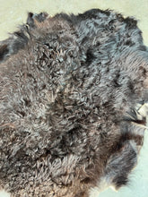 Load image into Gallery viewer, Goat skin rug 2’6x3’