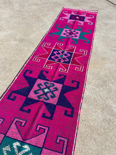 PINK | 2’10x12’8