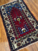 Load image into Gallery viewer, Turkish prayer rug 2’9x4’4
