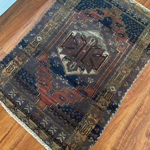 Turkish vintage handmade small rug 2’7x3’10