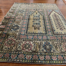 Load image into Gallery viewer, Turkish small rug 2’3x3’3