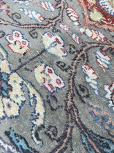 Load image into Gallery viewer, DAWN | Vintage Handknotted Area rug 6’8x9’7