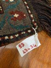 Load image into Gallery viewer, Turkish vintage handmade rug 2’10x3’7