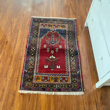 Load image into Gallery viewer, Turkish small rug 2’5x3’10