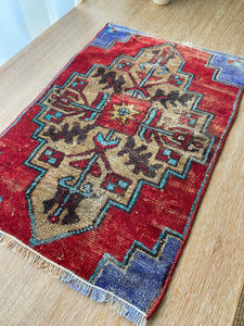 Turkish Handknotted Small Rug | 15”x23”