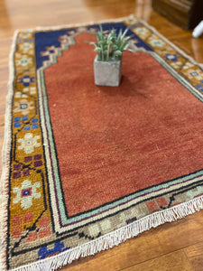 ZAYNA | Turkish vintage hand knotted rug 3’6x2’3