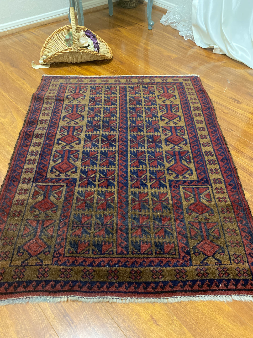 Vintage handmade rug 3’x4’