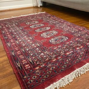 Vintage handmade rug 2’8x3’10