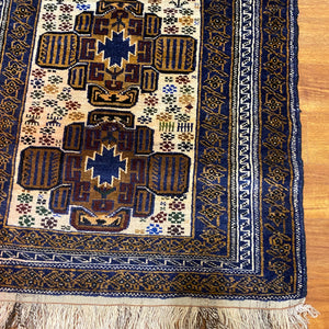 KATY | Vintage handmade rug 3’x5’