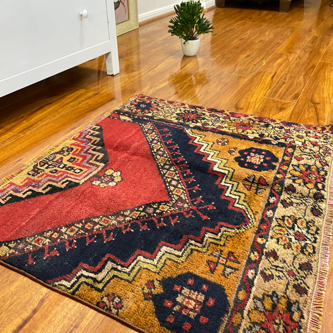 TINA | Turkish small rug 2’7x3’