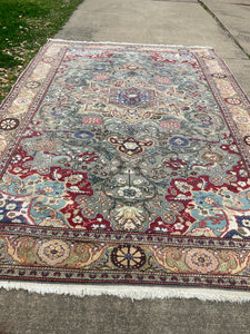 DAWN | Vintage Handknotted Area rug 6’8x9’7