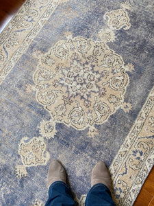 Tanya | Vintage Turkish handknotted rug 3’8x6’10