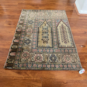 Turkish small rug 2’3x3’3