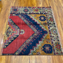 Load image into Gallery viewer, TINA | Turkish small rug 2’7x3’