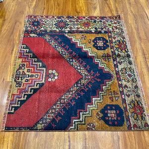 TINA | Turkish small rug 2’7x3’