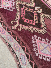 Load image into Gallery viewer, Turkish Nomadic pink Oushak rug 3’6x11’10