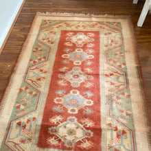 Load image into Gallery viewer, ROBERT Turkish Handknotted Vintage Rug| 6’2x4’1
